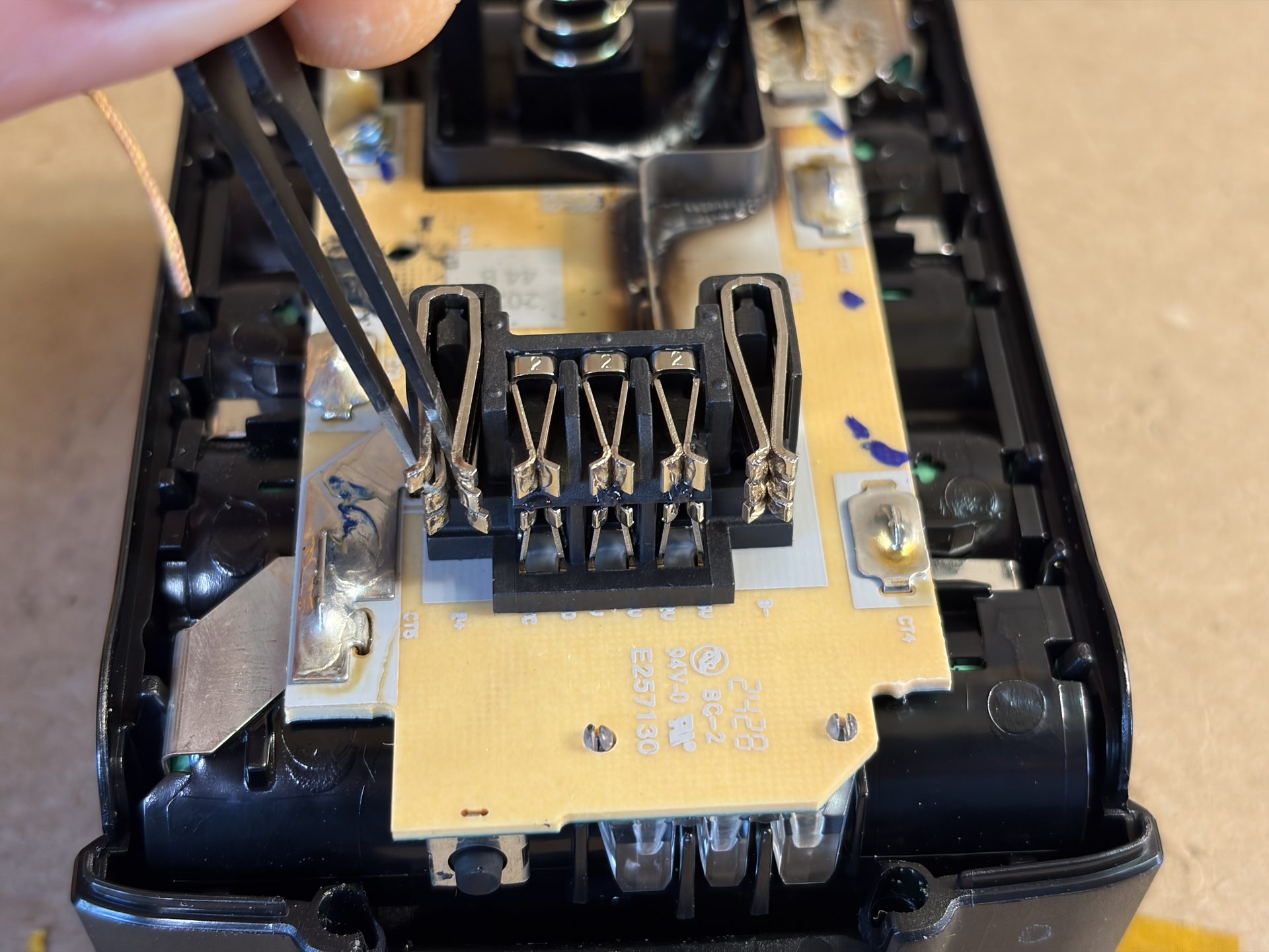 Robust tool terminals resist bending / deformation. High quality current routing from cells through PCB