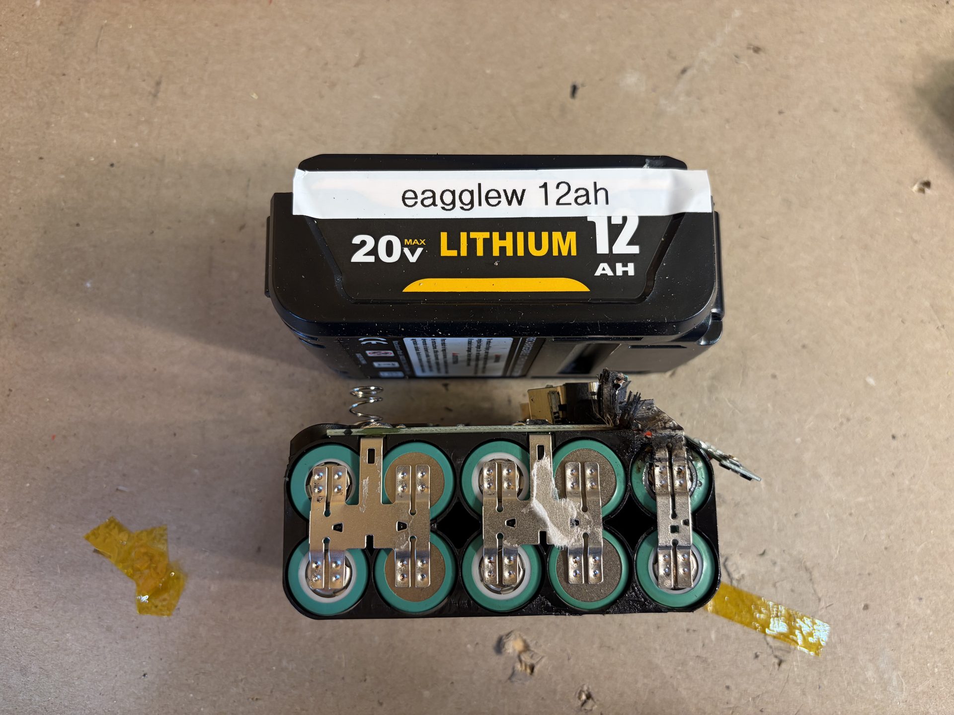 Eagglew 12000mAh DCB206 Replacement for Dewalt teardown photo 5