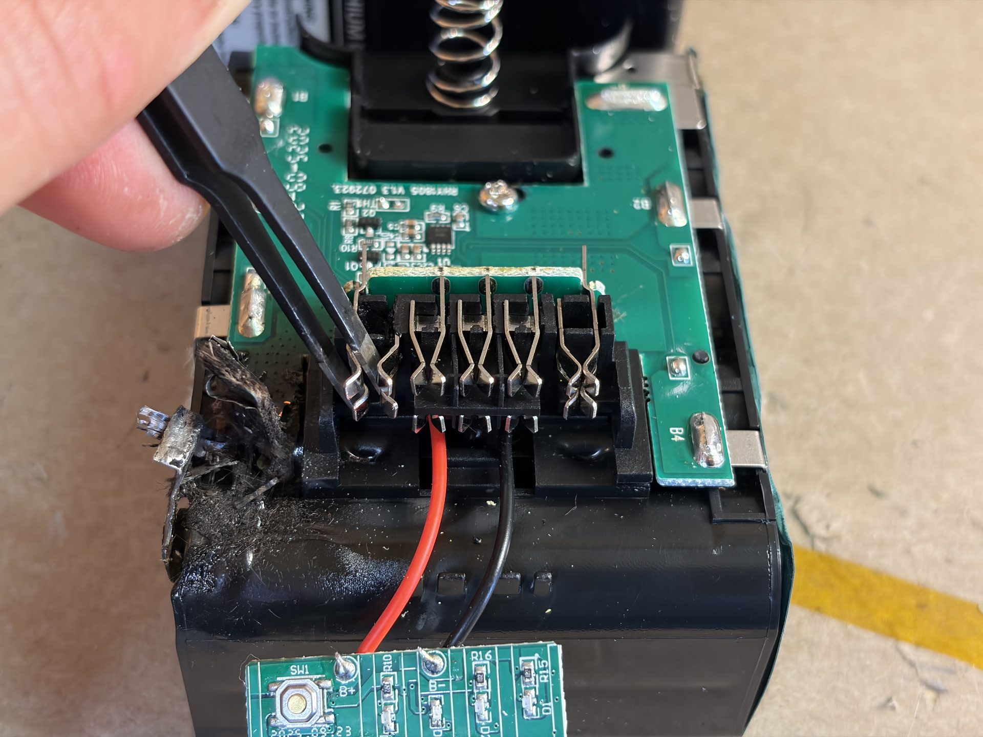 Flimsy tool electrodes are prone to bending and failing