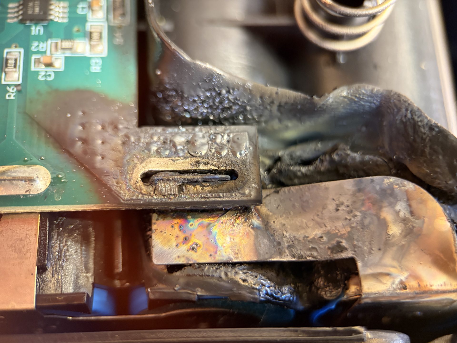 Undersized busbar/PCB connection completely melted