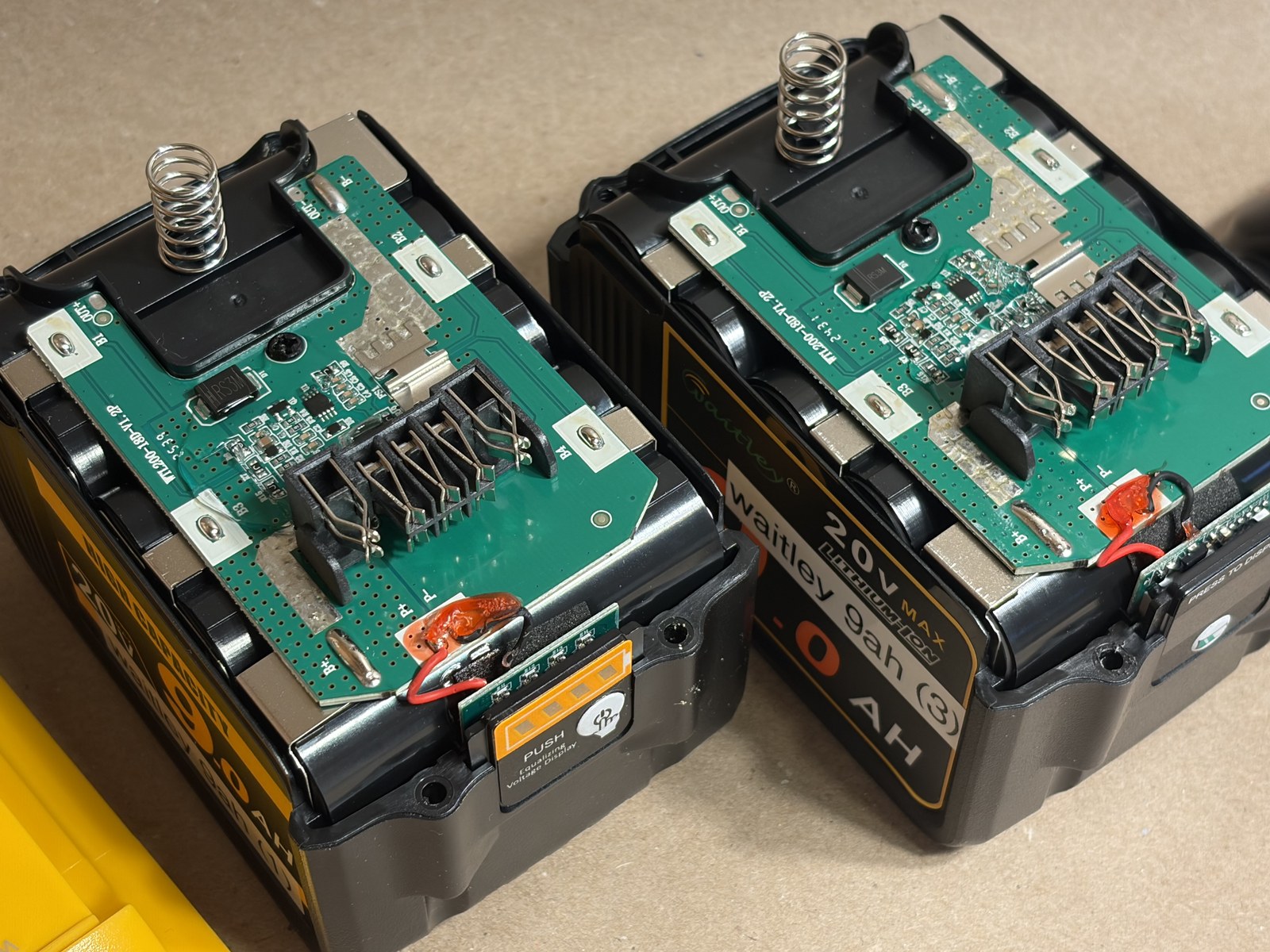 Same PCB design as 6Ah, great current routing and a safety-fuse for over current protection